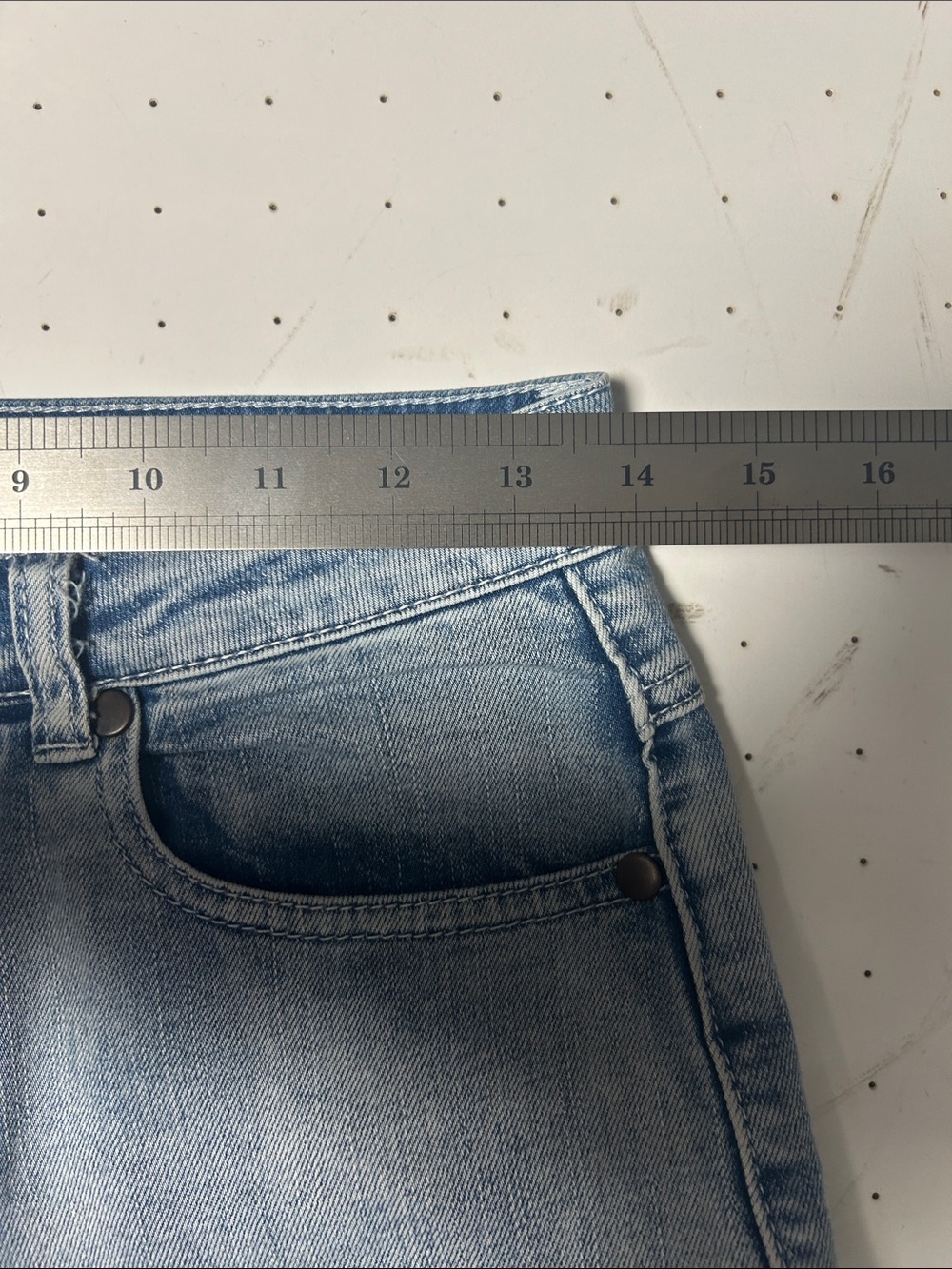 Tobi High Rise Jeans Non Distressed - Picture 7 of 9